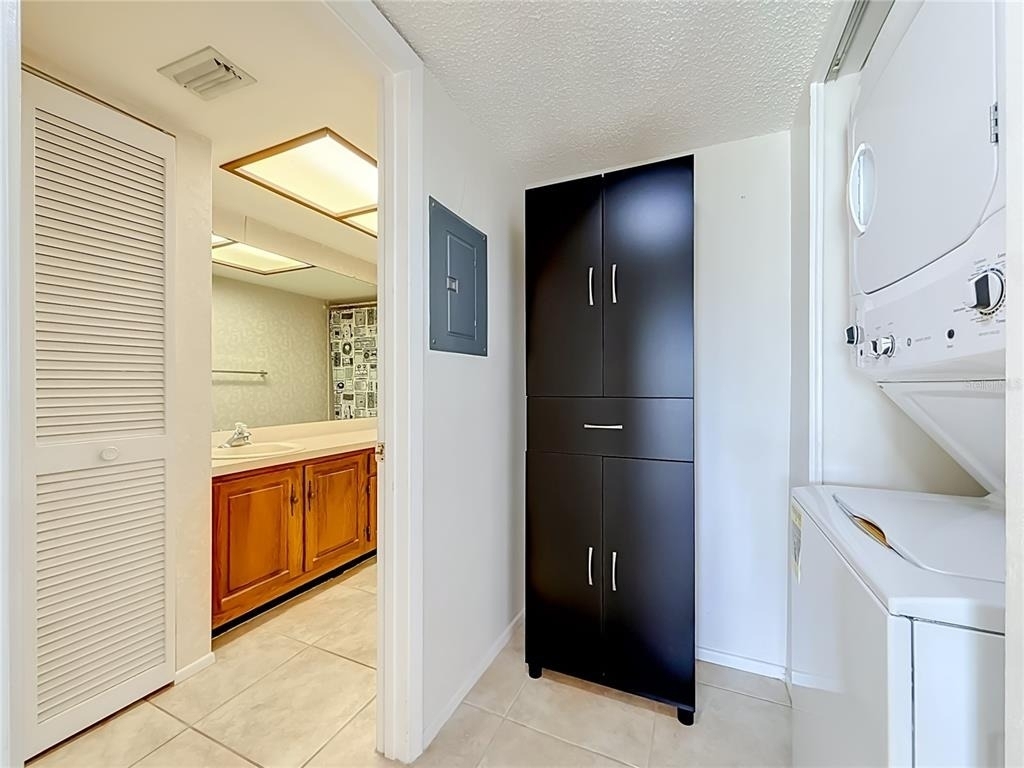 2593 Countryside Boulevard - Photo 16