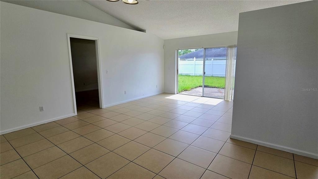 5100 Heatherstone Drive - Photo 3