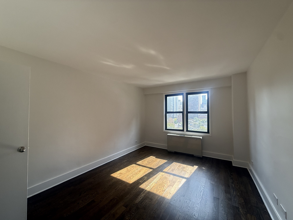 220 East 63rd Street - Photo 12