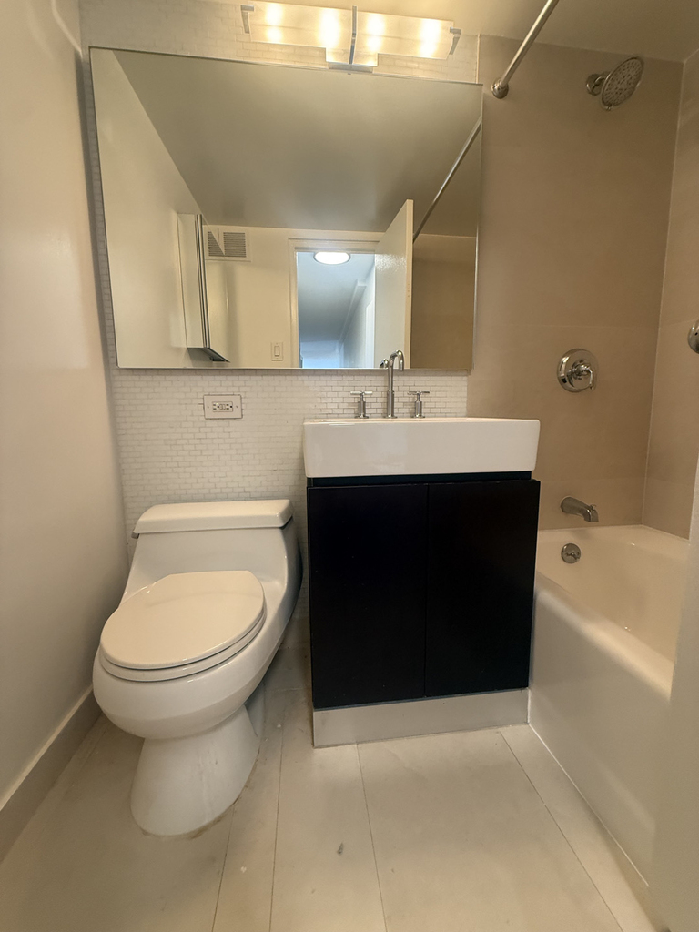 220 East 63rd Street - Photo 11