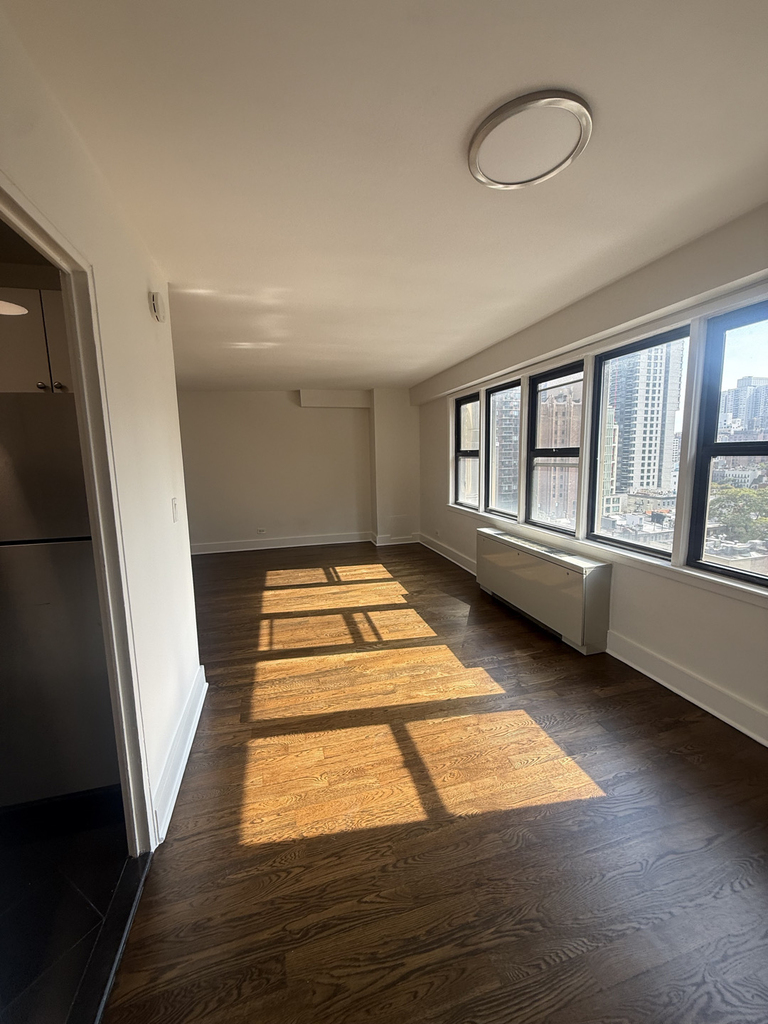 220 East 63rd Street - Photo 7