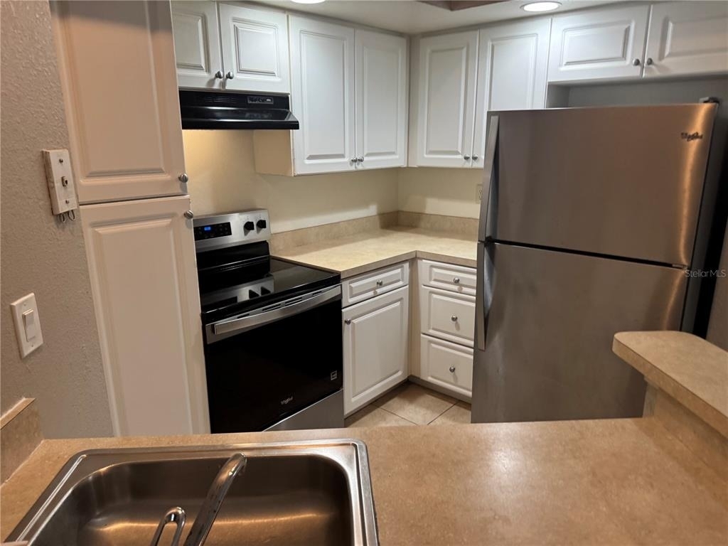 4572 Commander Drive - Photo 2