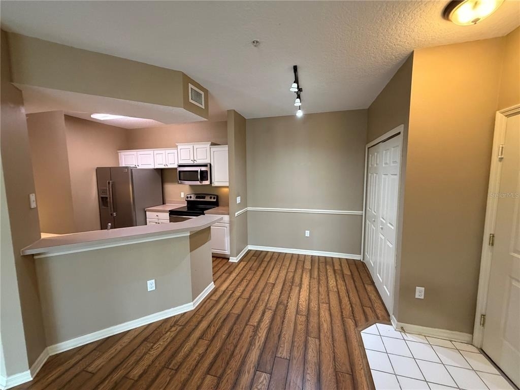 5578 Metrowest Boulevard - Photo 4
