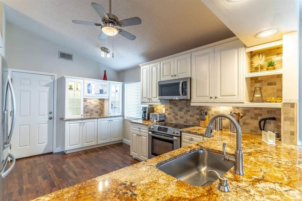 2616 Montego Bay Boulevard - Photo 10
