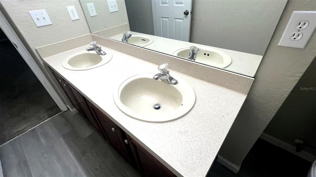 13926 Dove Wing Court - Photo 9