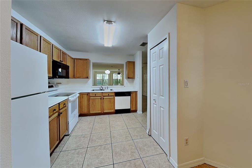 685 Scarlet Oak Circle - Photo 4
