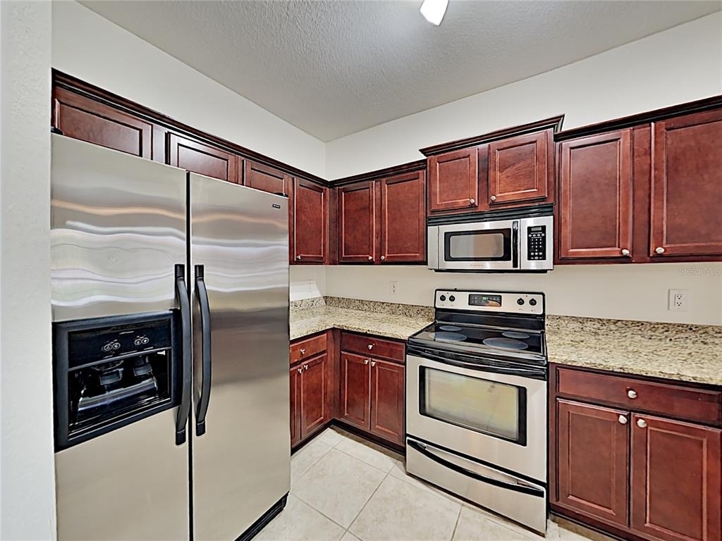 1325 Rotonda Point - Photo 2