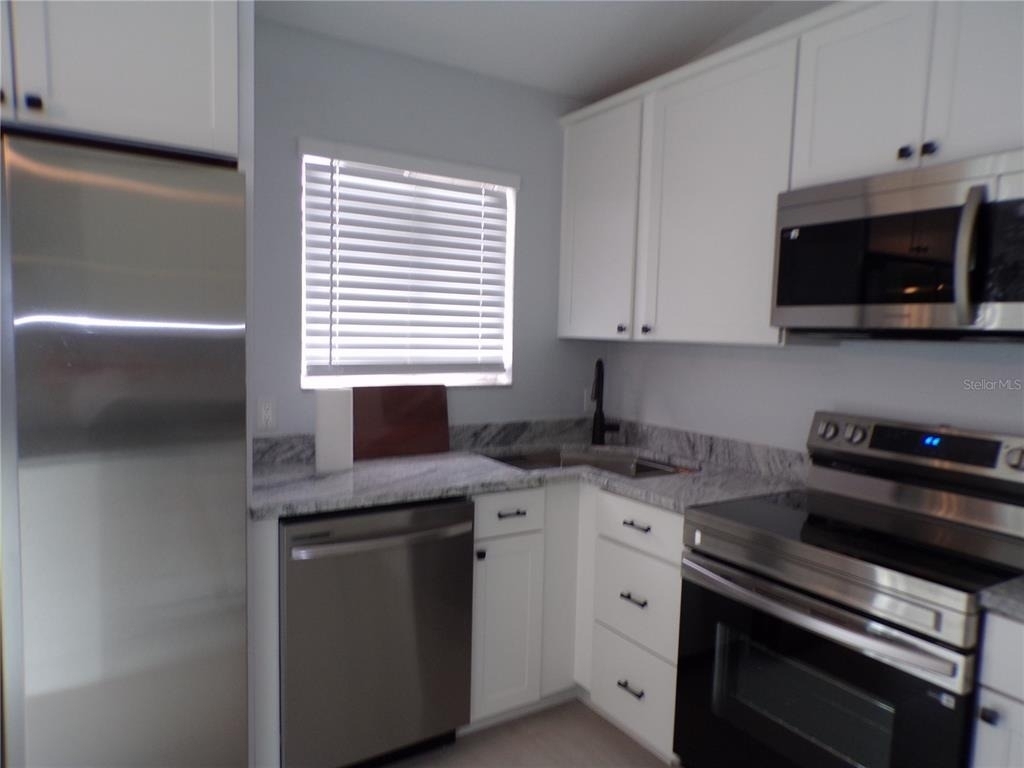 18083 Regan Avenue - Photo 11