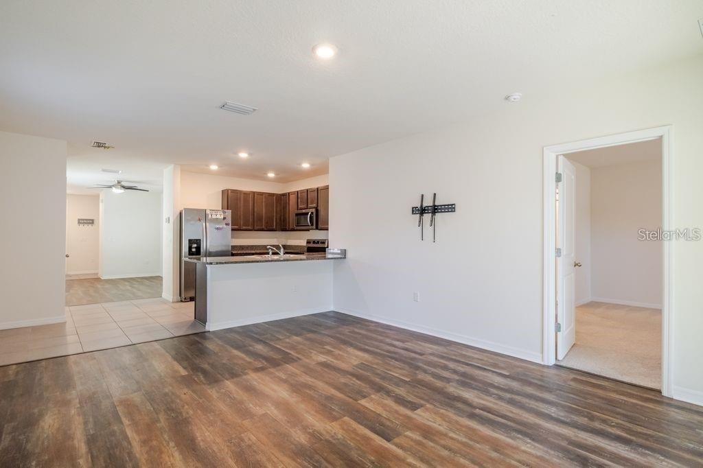 10945 Trailing Vine Drive - Photo 3