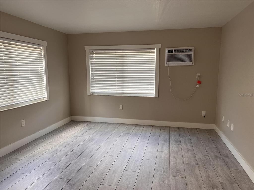 1092 Cocoanut Avenue - Photo 3