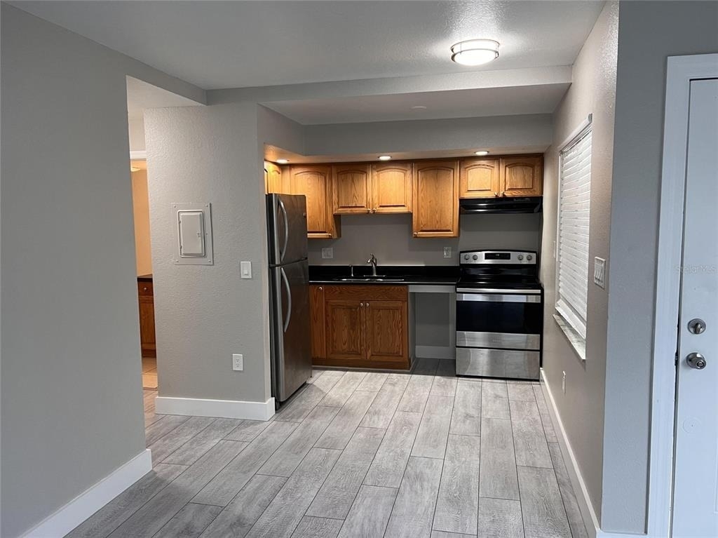 1092 Cocoanut Avenue - Photo 5