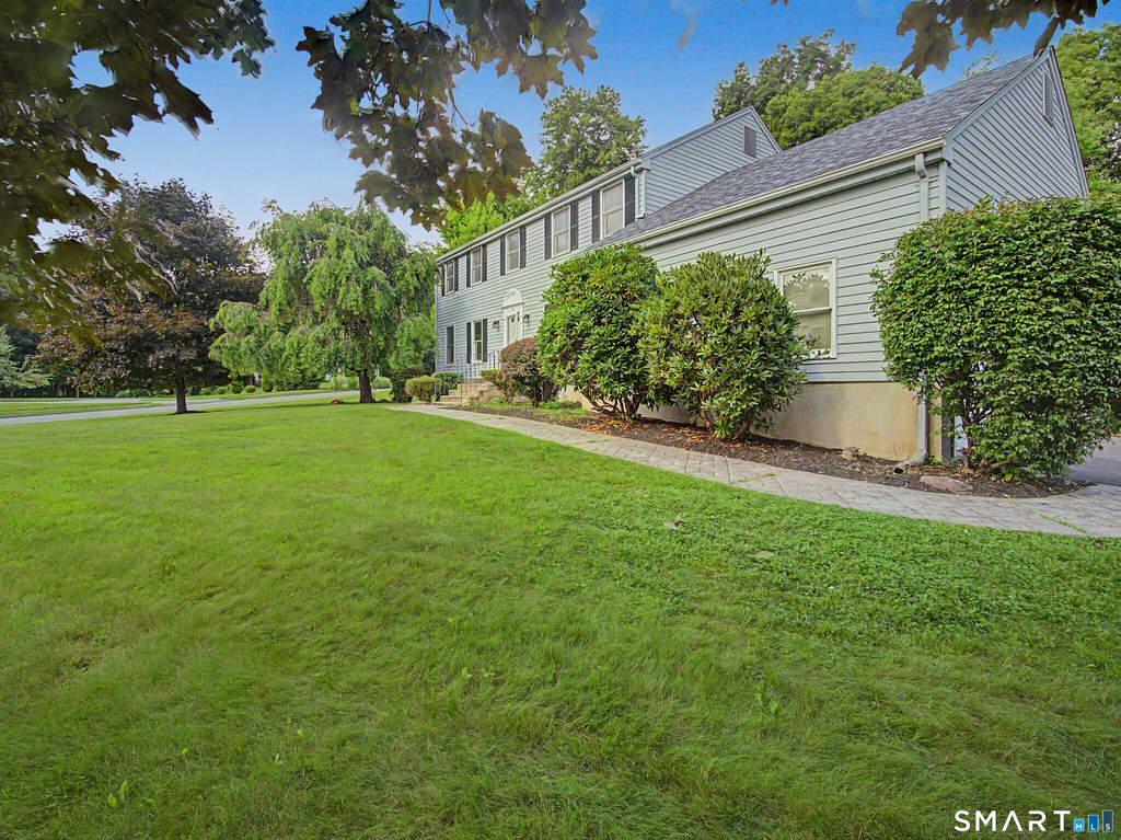 33 Gerald Drive - Photo 4
