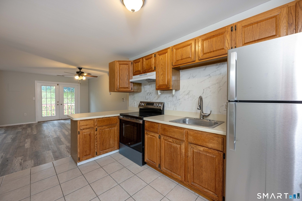 799 Foxon Road - Photo 4