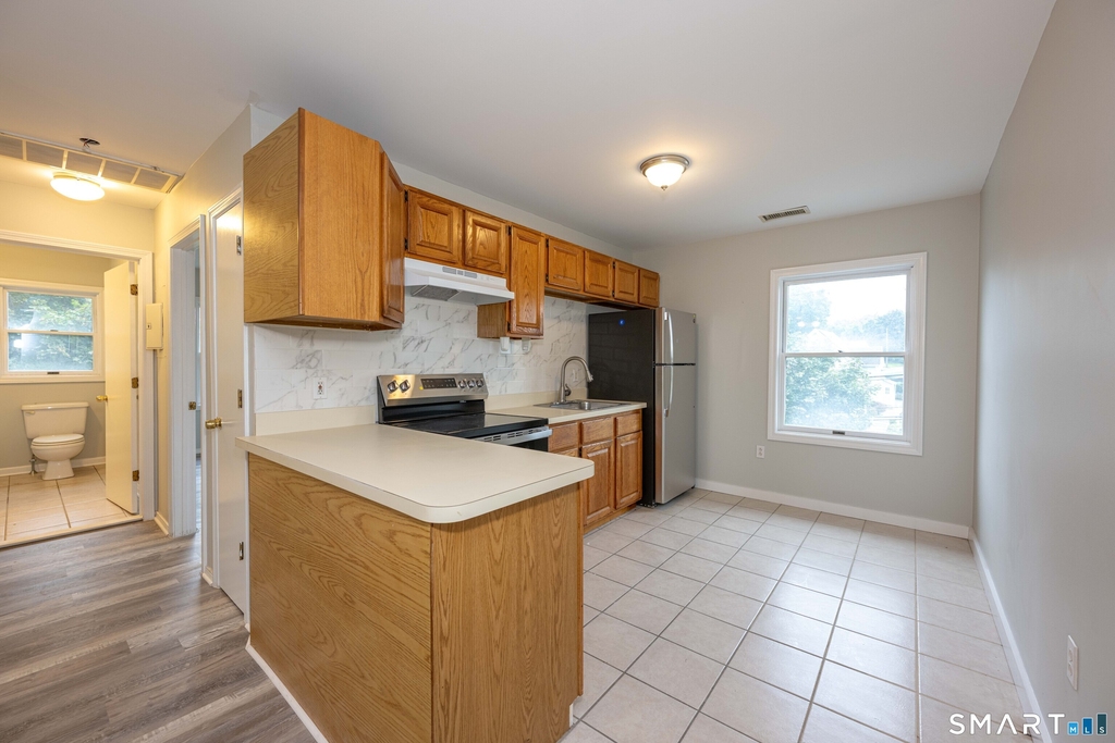 799 Foxon Road - Photo 3