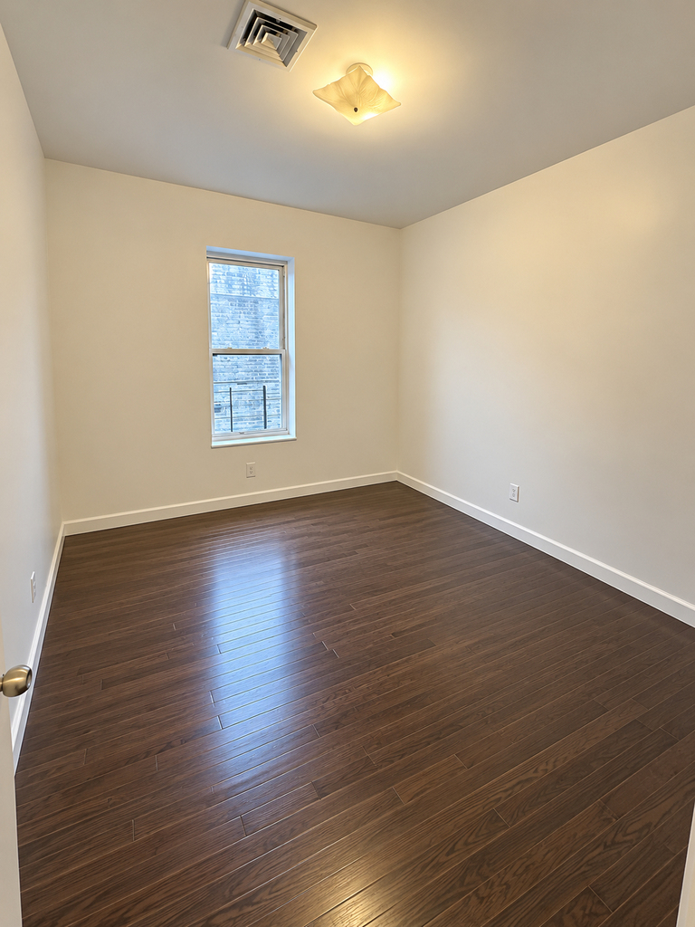 659 Bradford Street - Photo 0