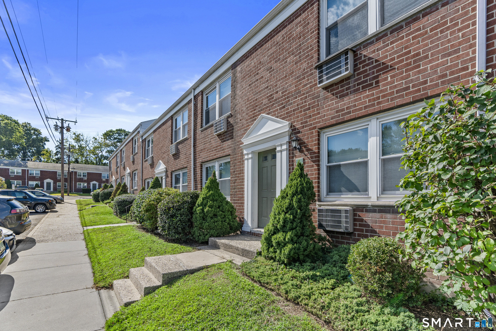 323 Hamilton Court - Photo 25