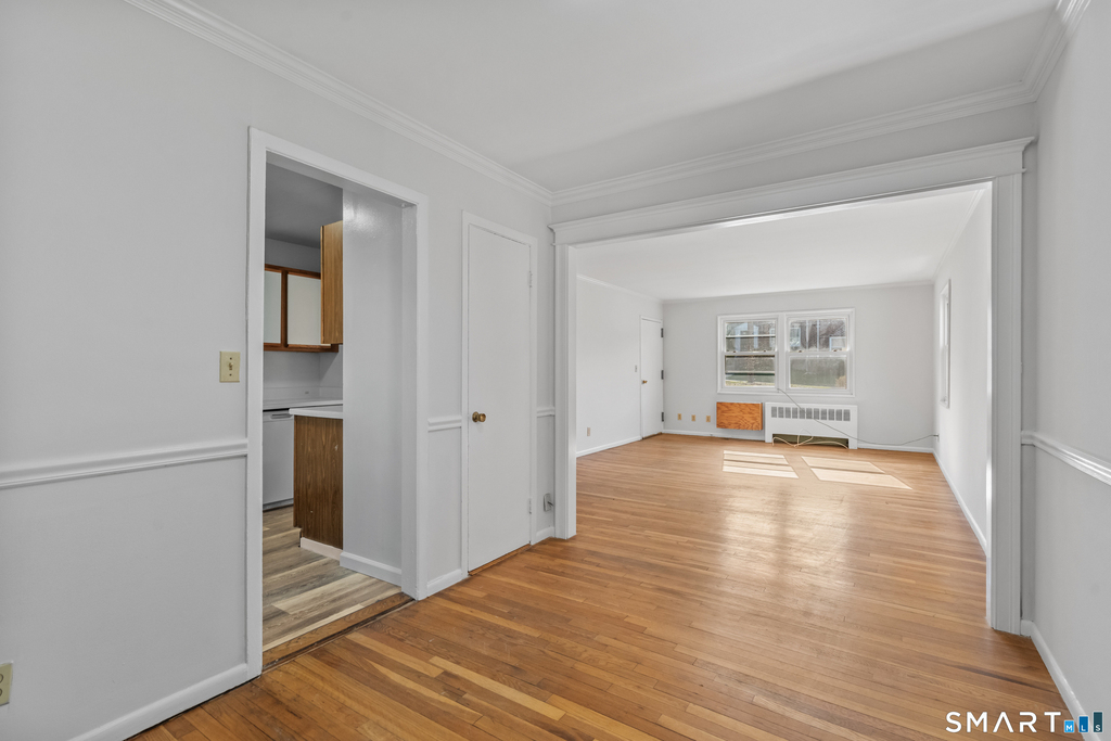 323 Hamilton Court - Photo 0