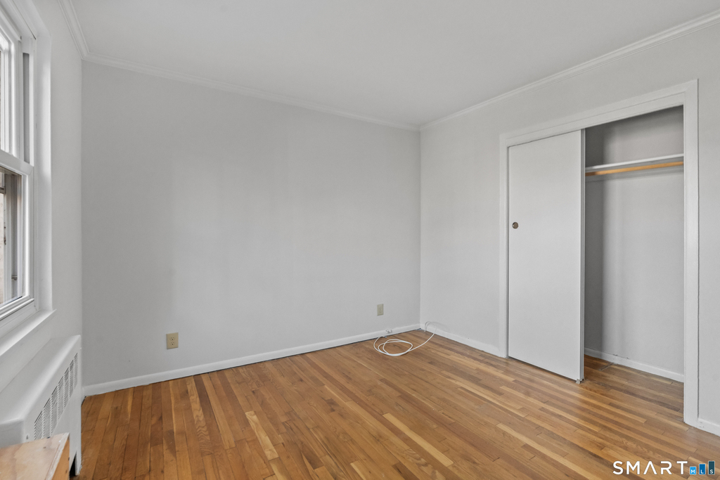 323 Hamilton Court - Photo 11