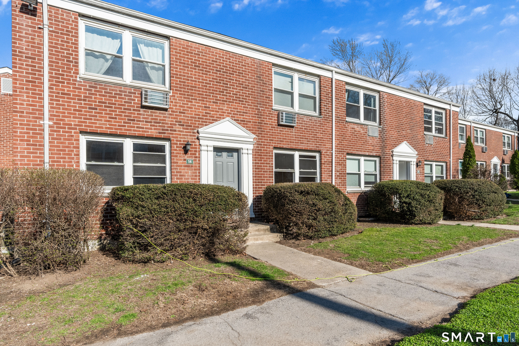 323 Hamilton Court - Photo 14