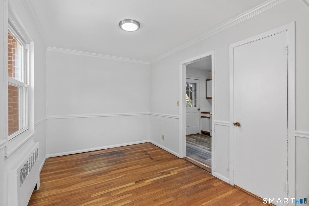 323 Hamilton Court - Photo 4