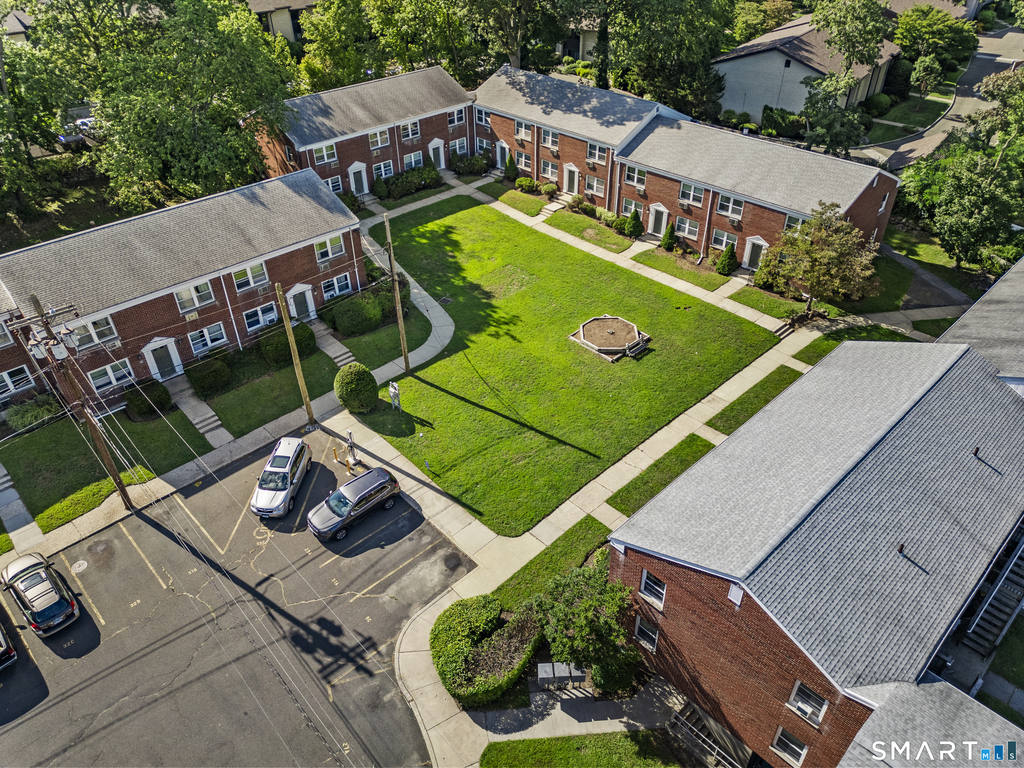 323 Hamilton Court - Photo 30