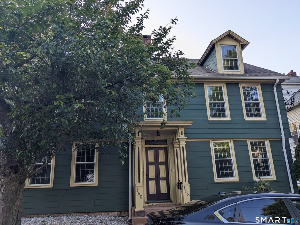 158 College Street - Photo 1