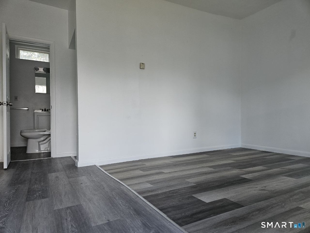 916 Middle Street - Photo 3