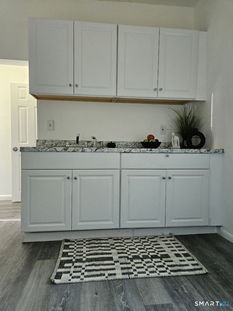 916 Middle Street - Photo 9
