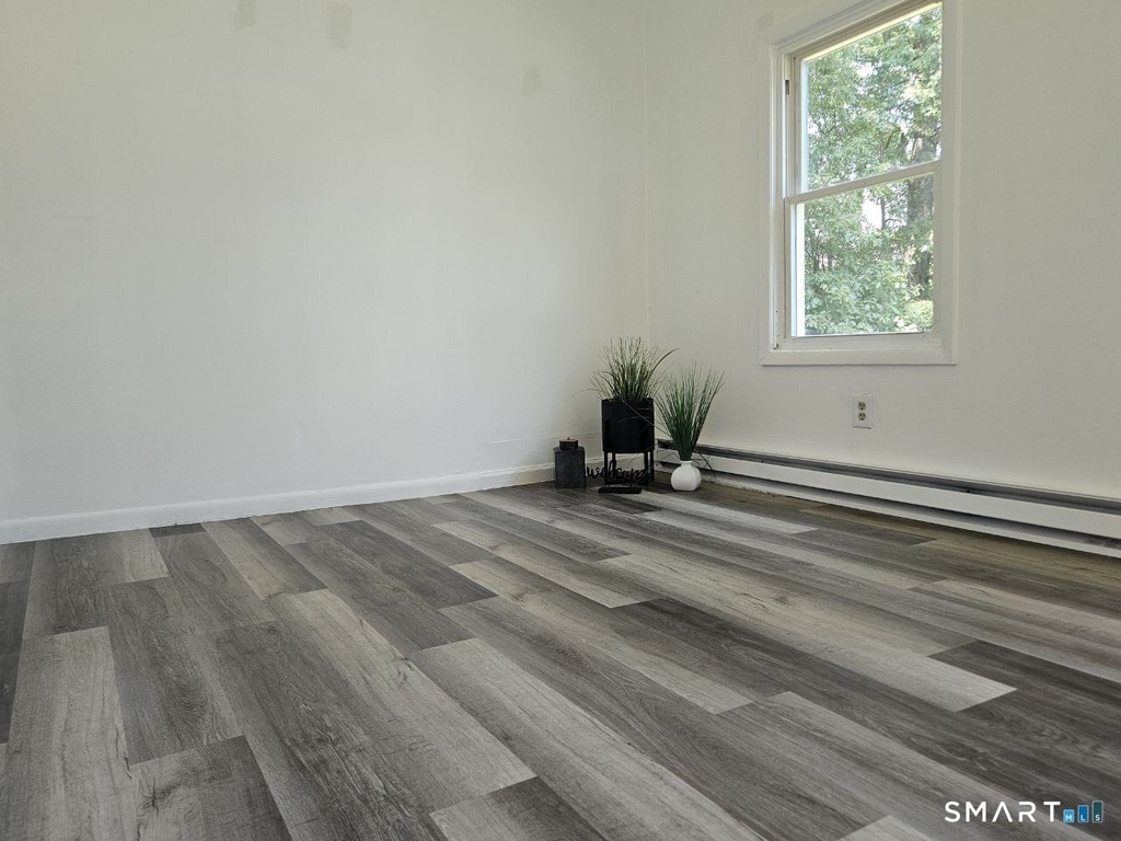 916 Middle Street - Photo 5