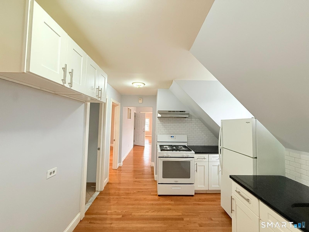 73 Vine Street - Photo 2