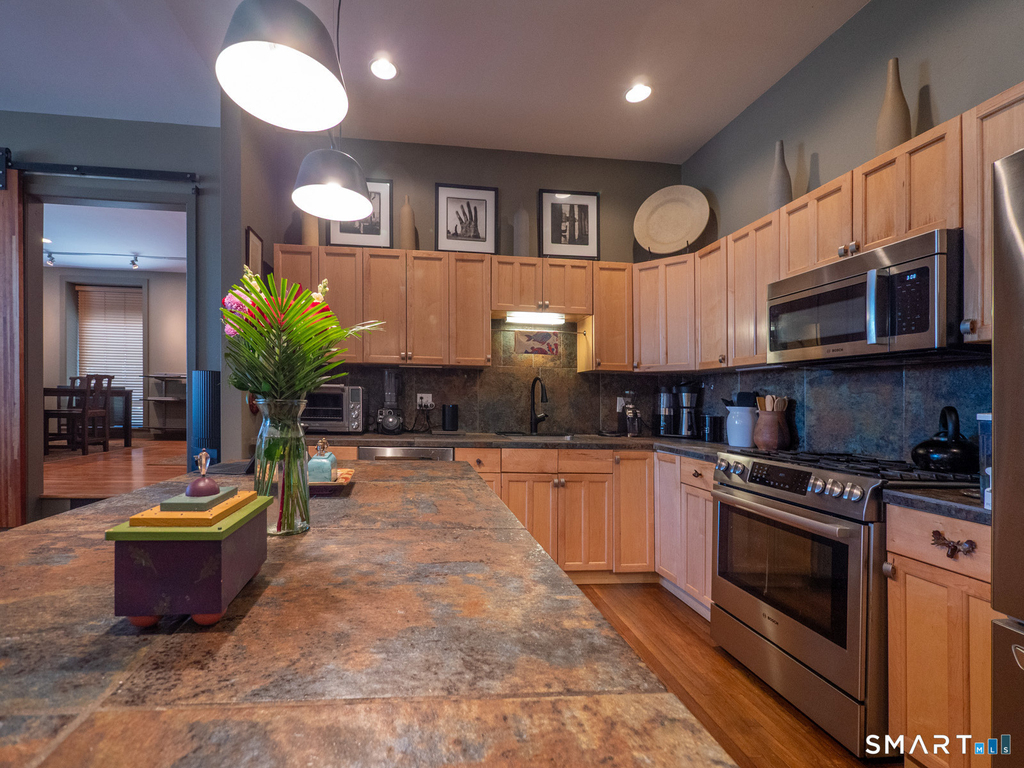 325 Lafayette Street - Photo 3