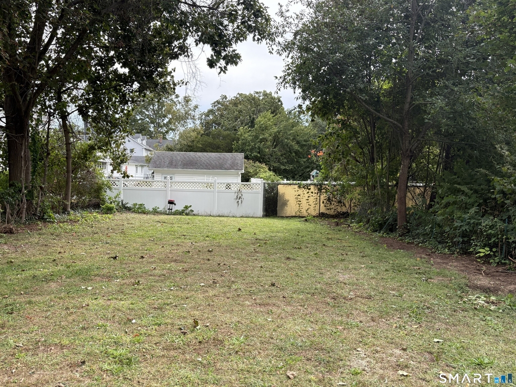 429 Thompson Avenue - Photo 12