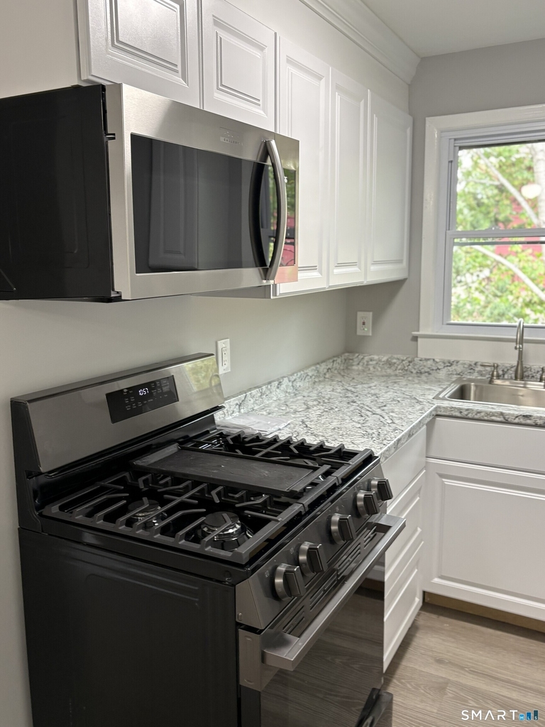 429 Thompson Avenue - Photo 5