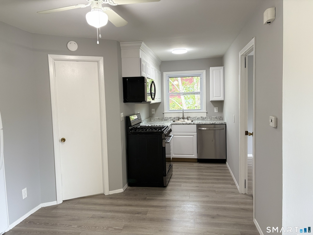 429 Thompson Avenue - Photo 8