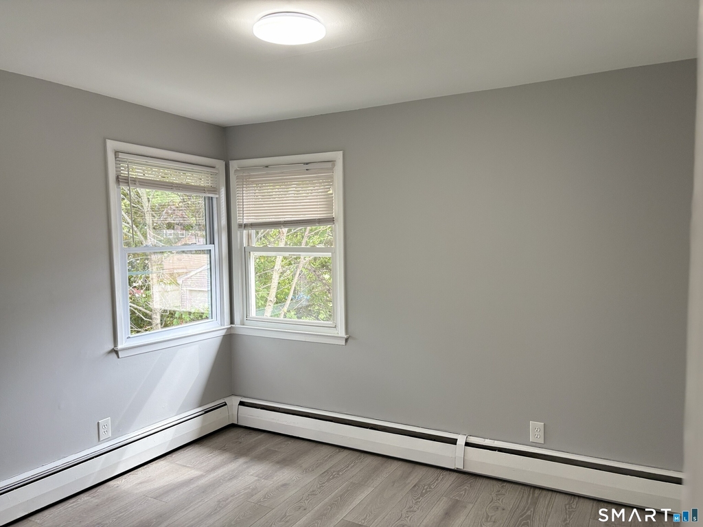 429 Thompson Avenue - Photo 2