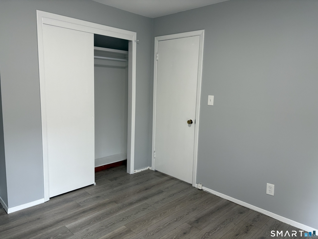 429 Thompson Avenue - Photo 3
