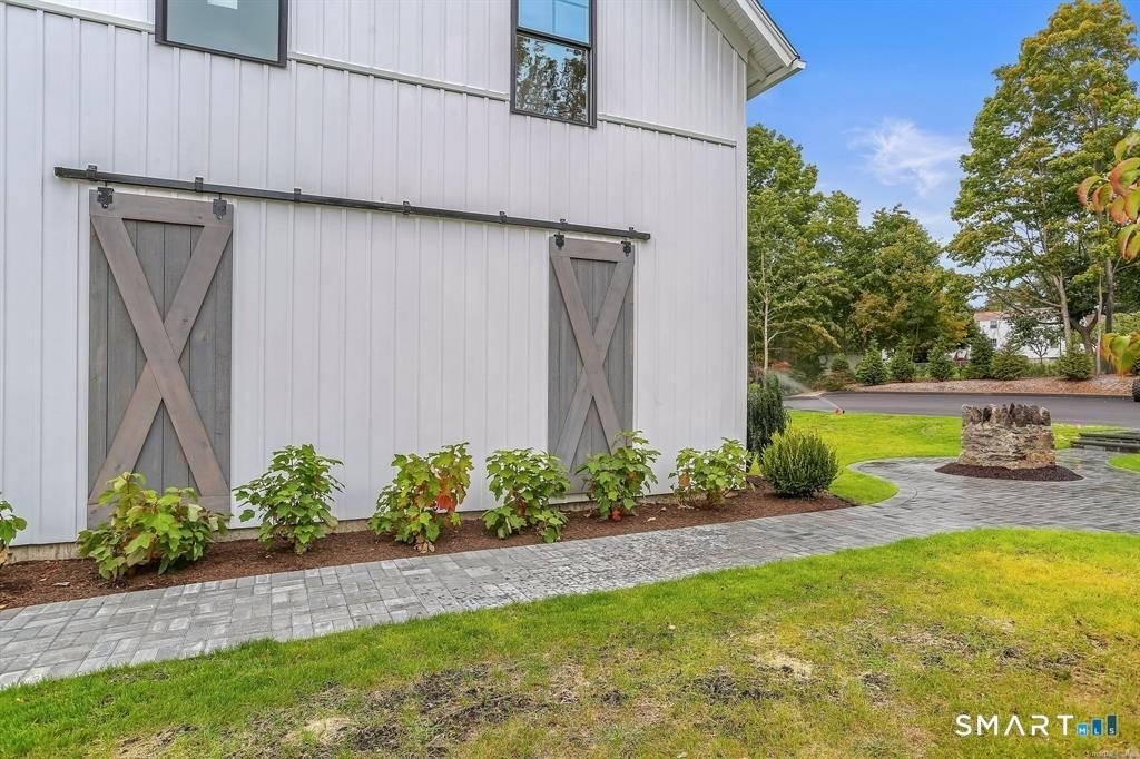49 Daniels Farm Road - Photo 3