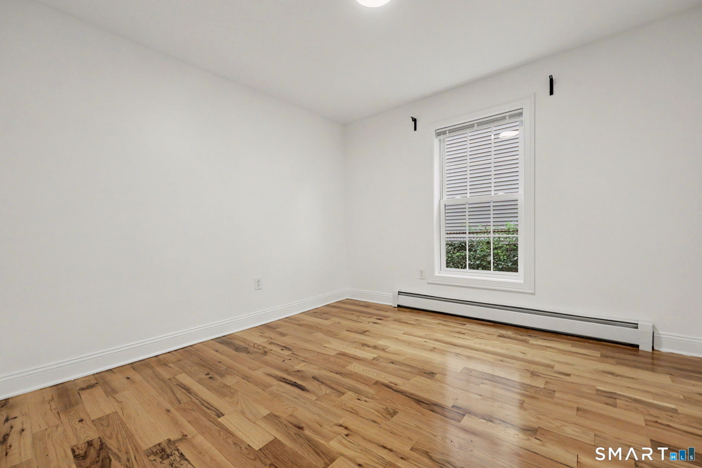 863-865 Brewster Street - Photo 9
