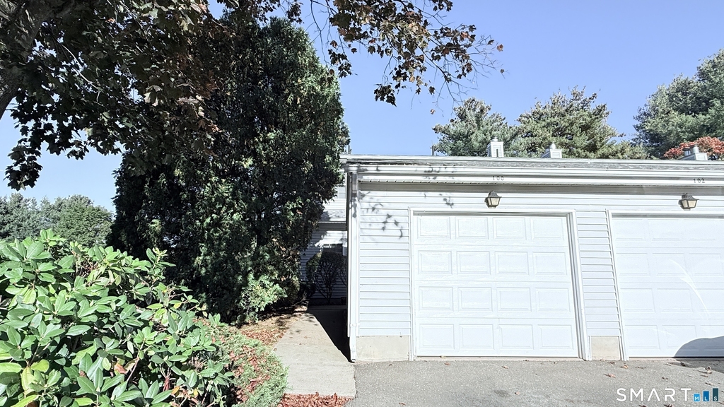100 Misty Meadow Lane - Photo 1
