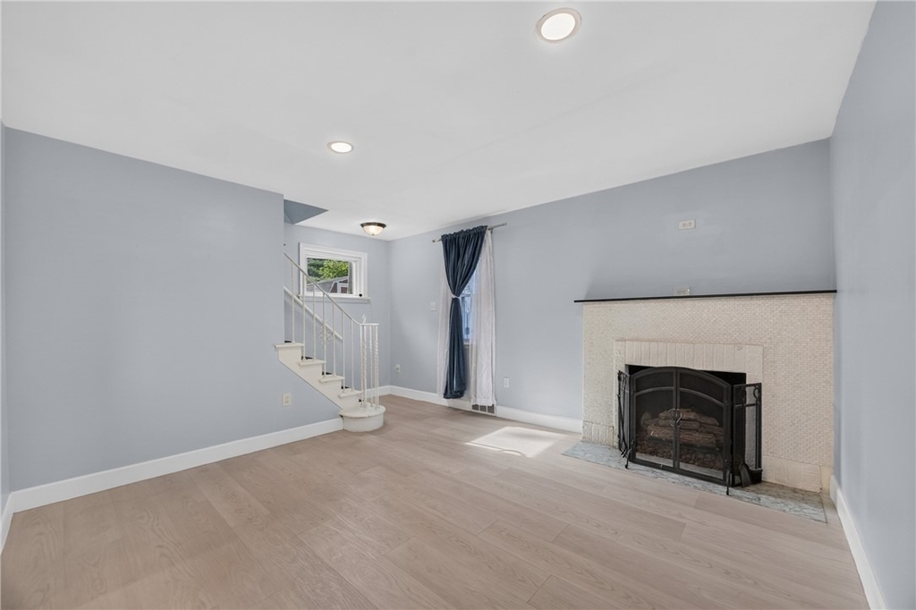 1542 Hawthorne St - Photo 14