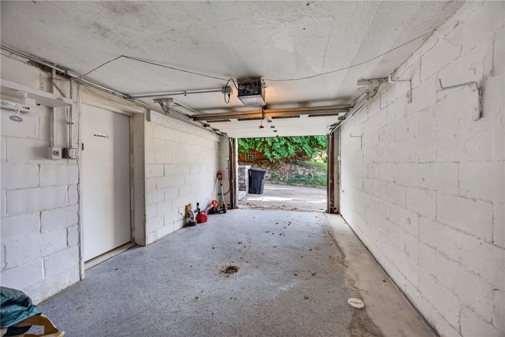 1542 Hawthorne St - Photo 34
