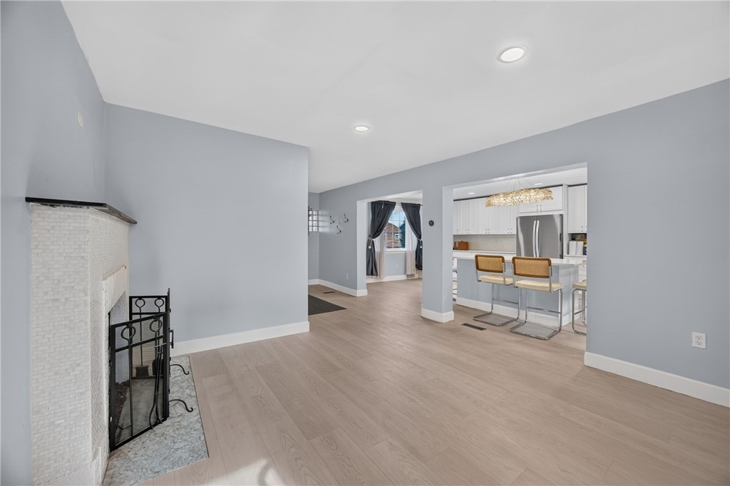 1542 Hawthorne St - Photo 16