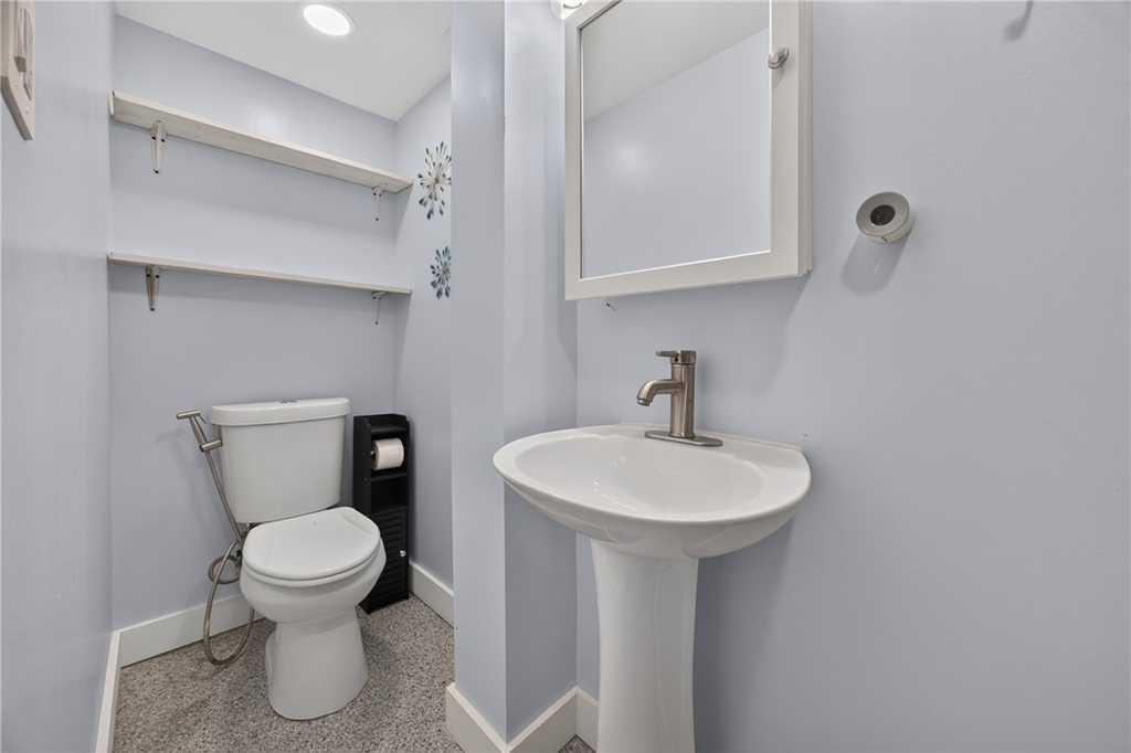 1542 Hawthorne St - Photo 31