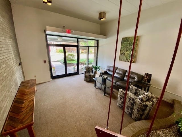 53 Academy Avenue - Photo 2