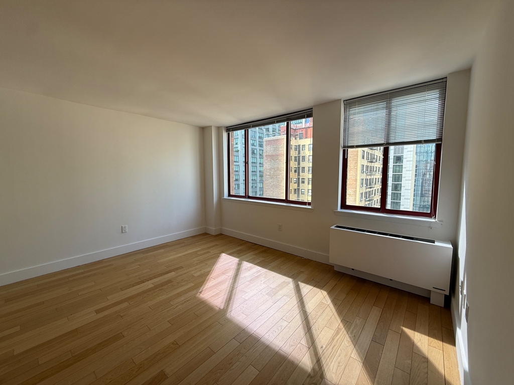 9th Ave &  West 35th Street - Photo 2