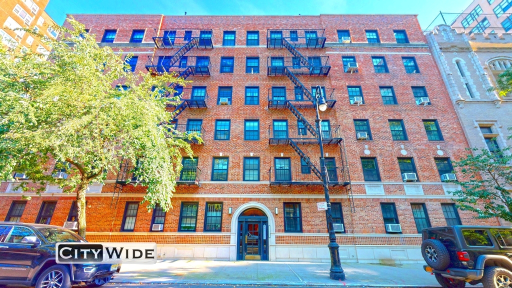30 Charlton Street - Photo 5