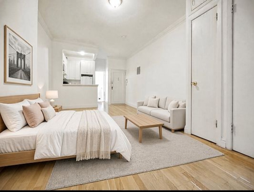 417 West 52nd Street - Photo 2