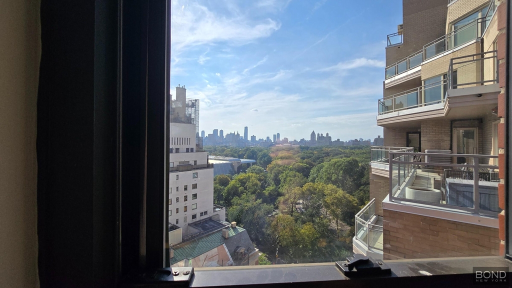 East 86th Street - Photo 0