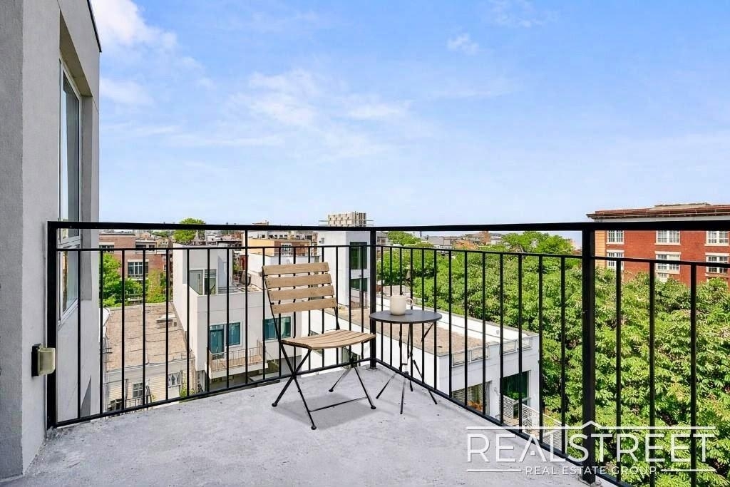 105 Rogers Avenue - Photo 10
