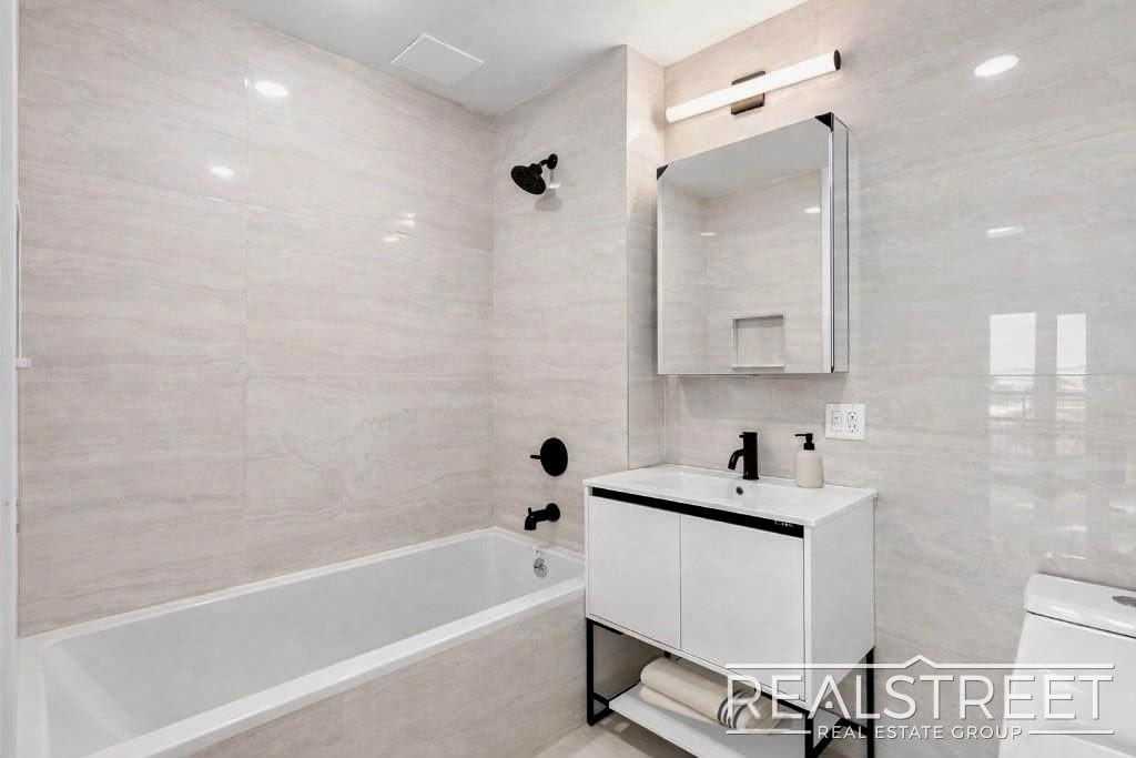 105 Rogers Avenue - Photo 9